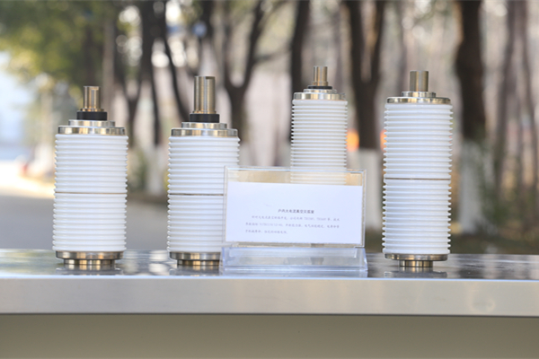 真空開關(guān)管絕緣外殼采用玻璃材料,優(yōu)勢(shì)多多!